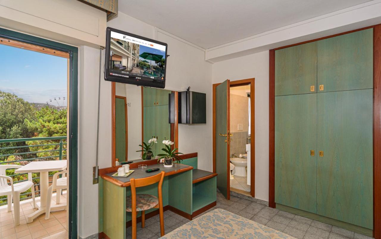 Hotel Paris ลิโด ดิ กามาโยเร ภายนอก รูปภาพ