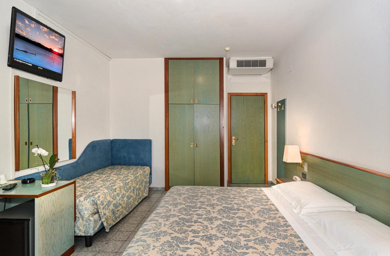 Hotel Paris ลิโด ดิ กามาโยเร ภายนอก รูปภาพ