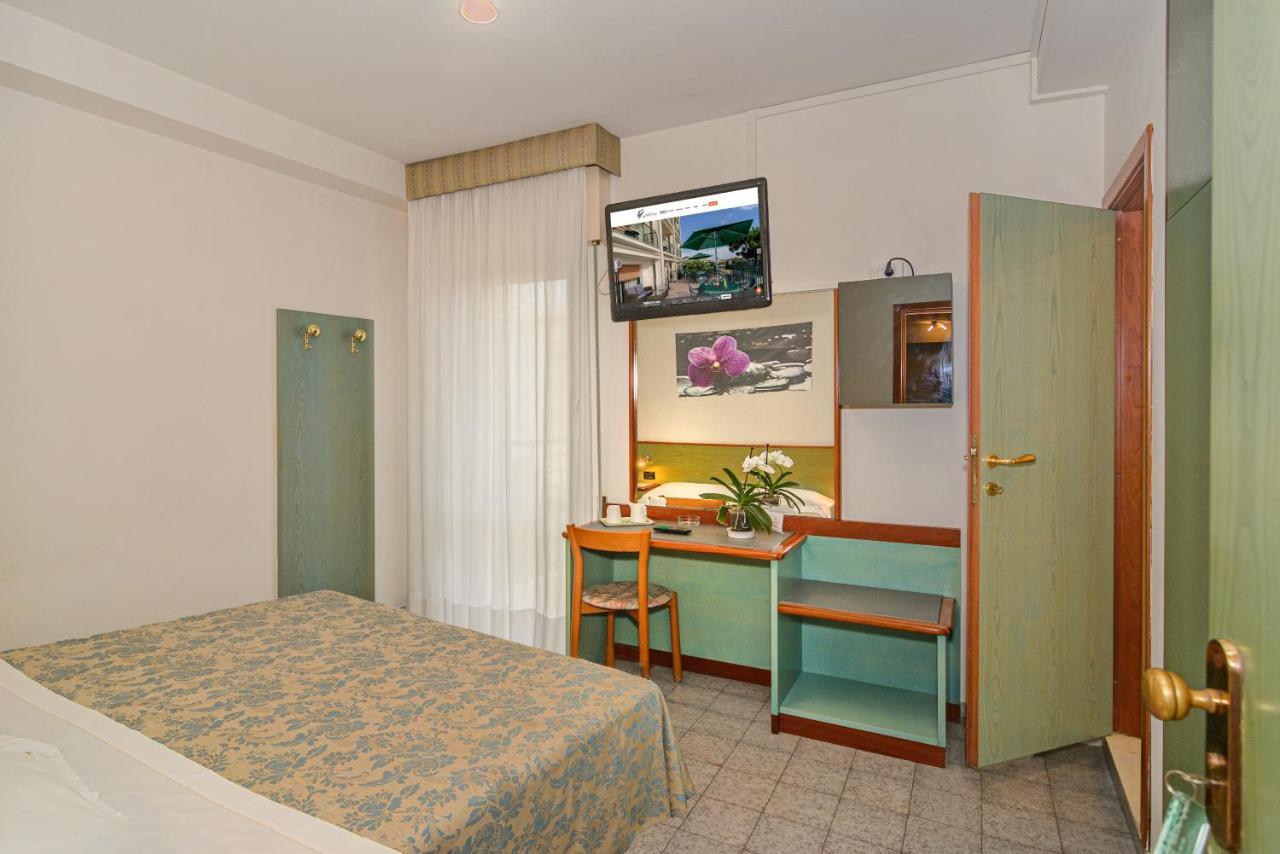 Hotel Paris ลิโด ดิ กามาโยเร ภายนอก รูปภาพ